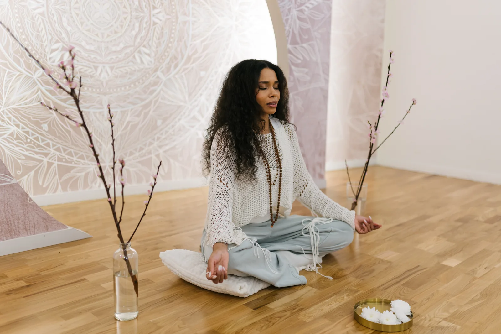 Уютный кабинет психолога для аренды с удобной мебелью и спокойной атмосферой Уютный кабинет психолога для аренды с удобной мебелью и спокойной атмосферой